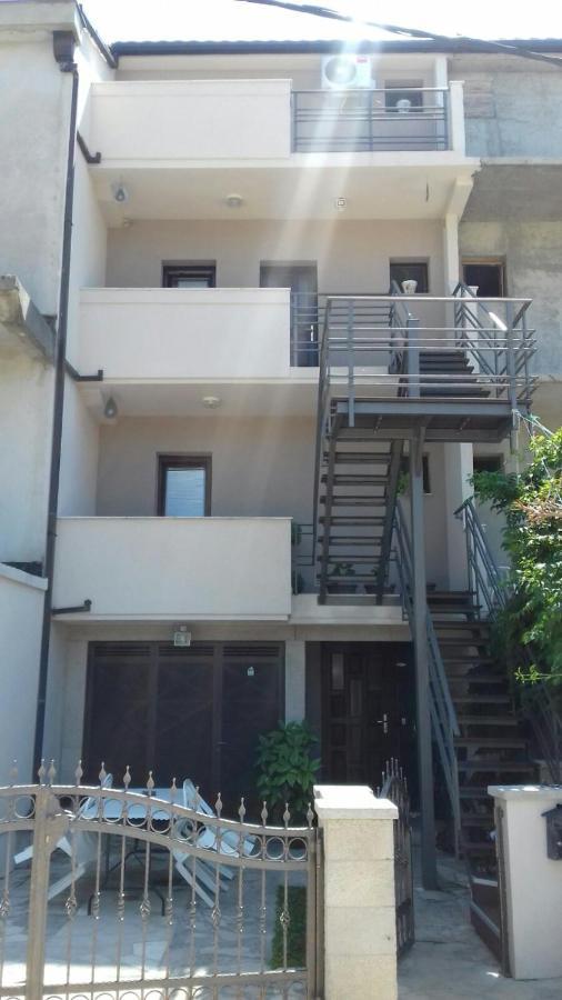 Apartmani Ivkovic+ Требинє Екстер'єр фото