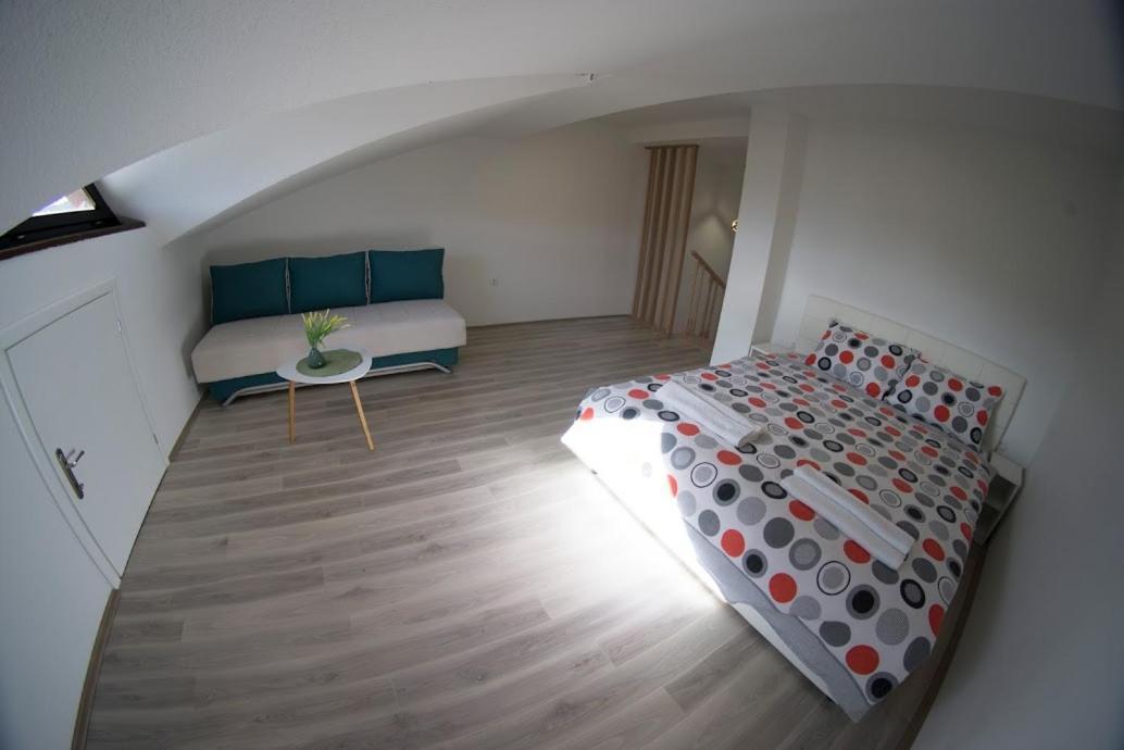 Apartmani Ivkovic+ Требинє Екстер'єр фото