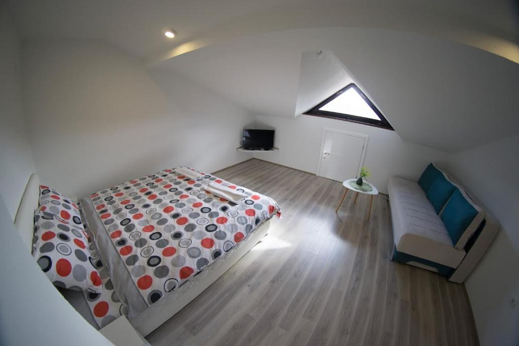 Apartmani Ivkovic+ Требинє Екстер'єр фото