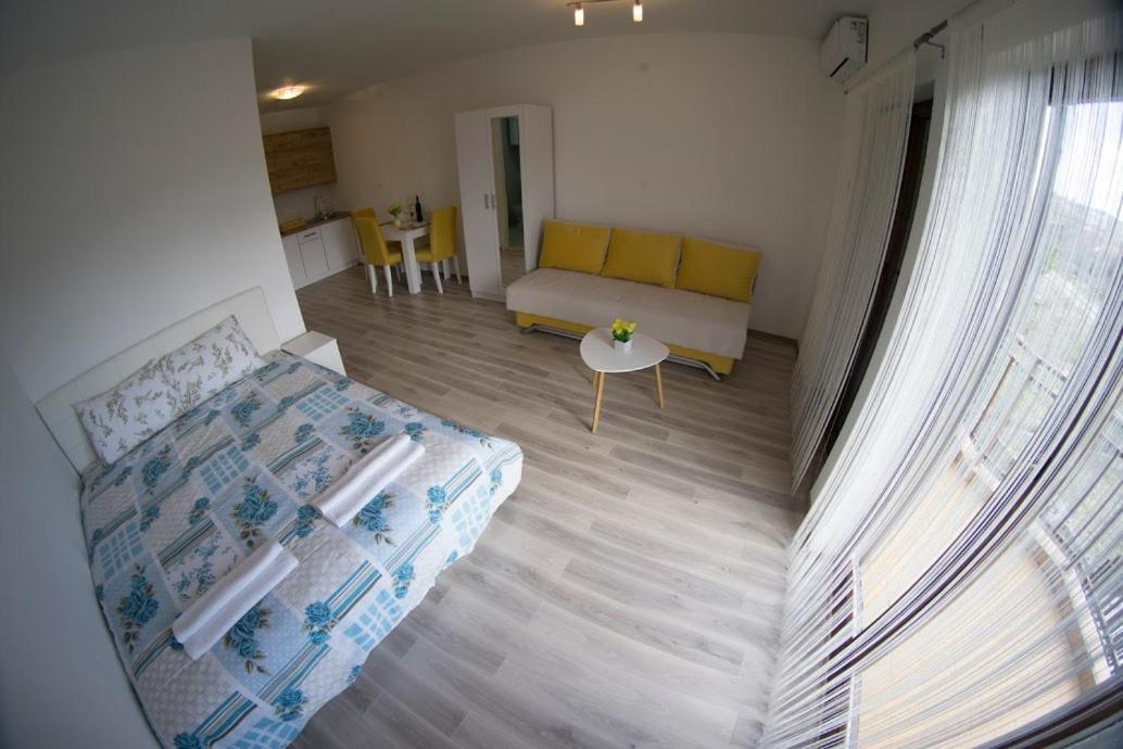 Apartmani Ivkovic+ Требинє Екстер'єр фото